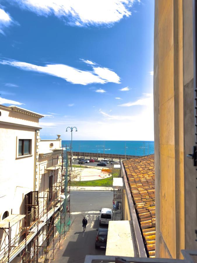 Terrazza Fama Villa Catania-Fontanarossai nemzetközi repülőtér Kültér fotó